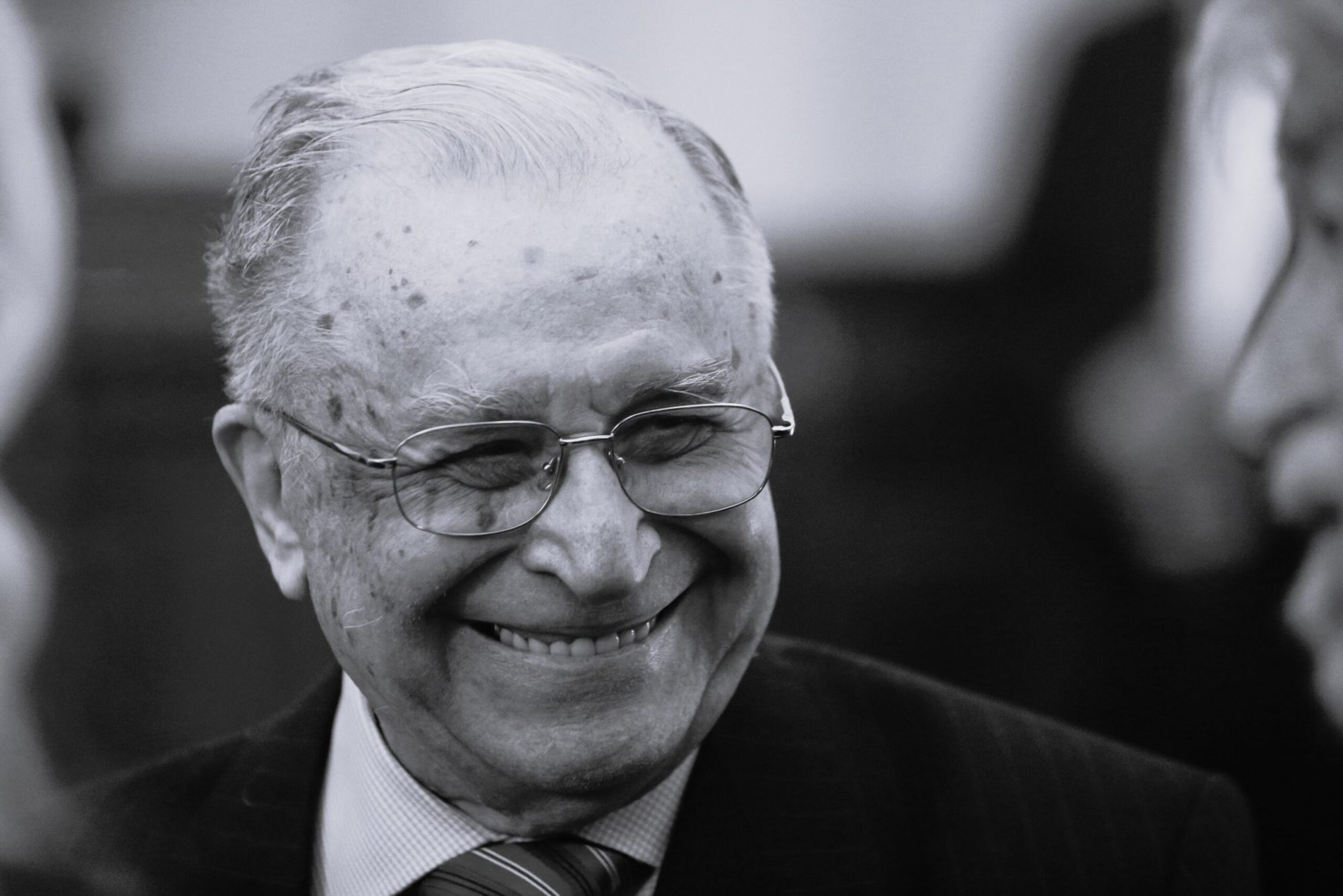 Featured image for “Ion Iliescu a murit la vârsta de 95 de ani. Fostul președinte al României avea cancer pulmonar. Doliu național pe 7 august”
